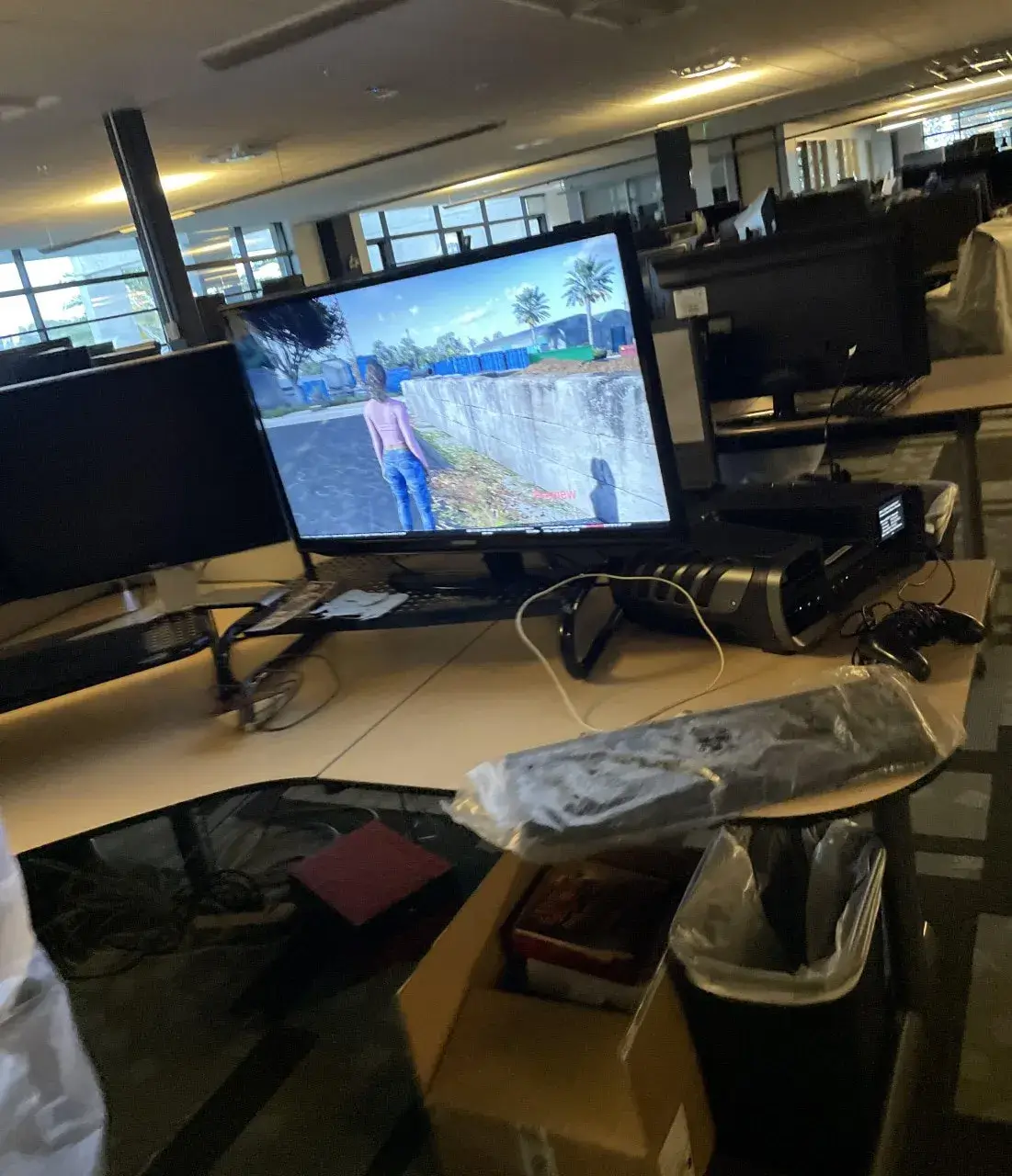У мережі з’явилося зображення зі студії Rockstar San Diego під час роботи над GTA VI